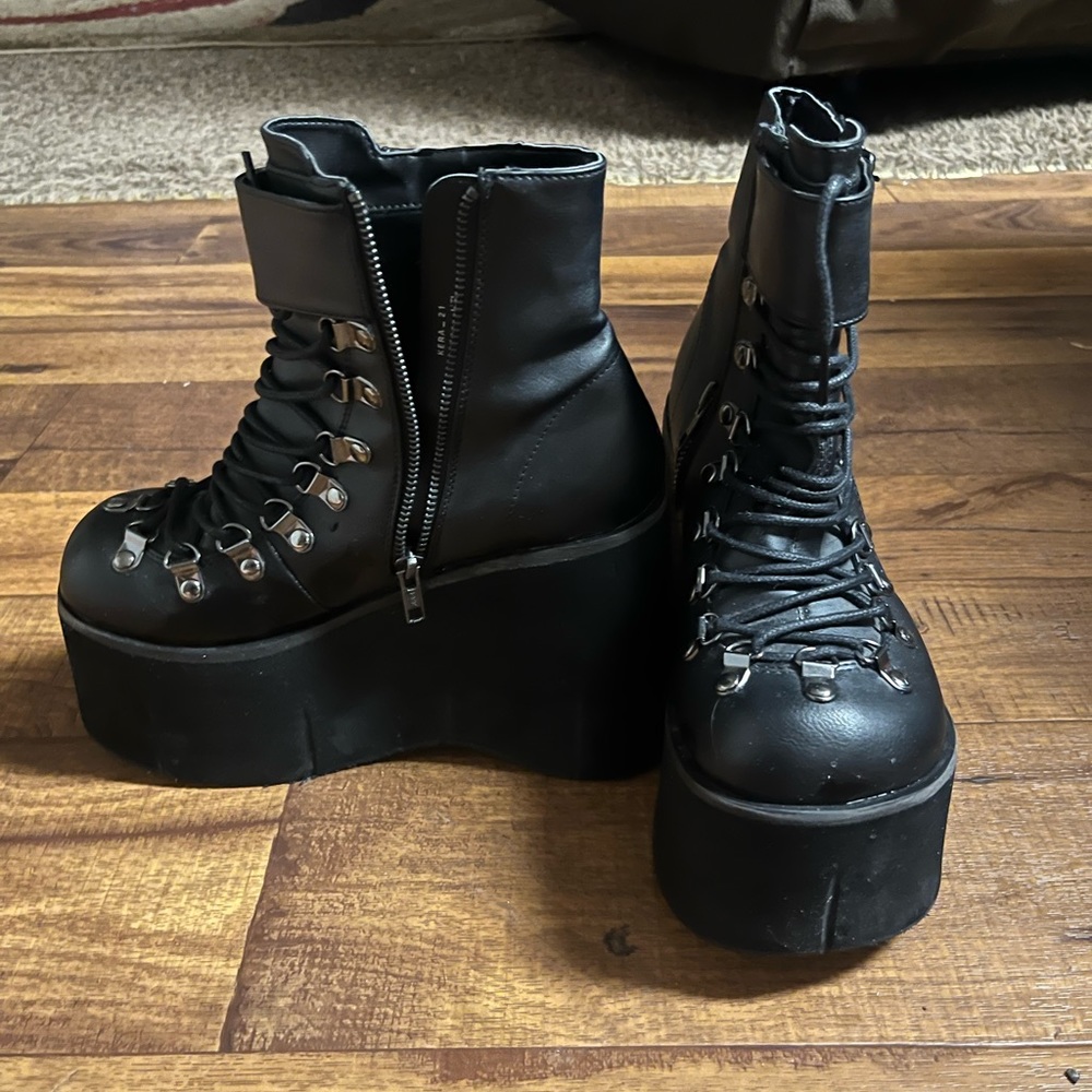 Demonia Kera ~ Women’s Size 7 ~ Black Faux Lace-Up ~ Ankle ~ Gothic Boots - Picture 11 of 16